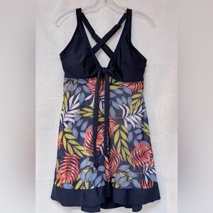 Two piece blue tankini top,boxer shorts swimsuit.Multicolor floral printed.Sz XL